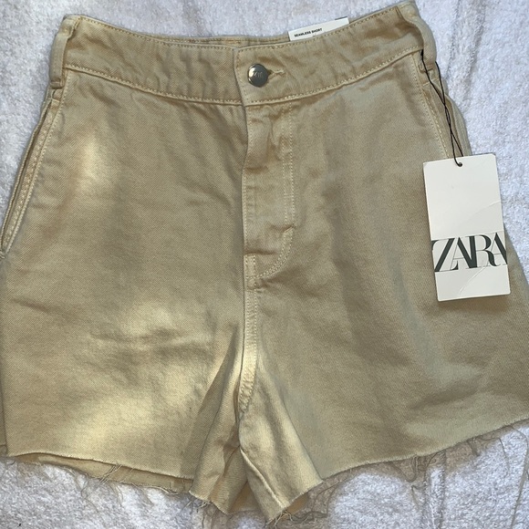 Zara Seamless Shorts - Picture 3 of 7